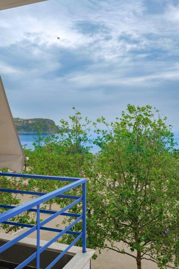 Mema Rooms Himare Luaran gambar