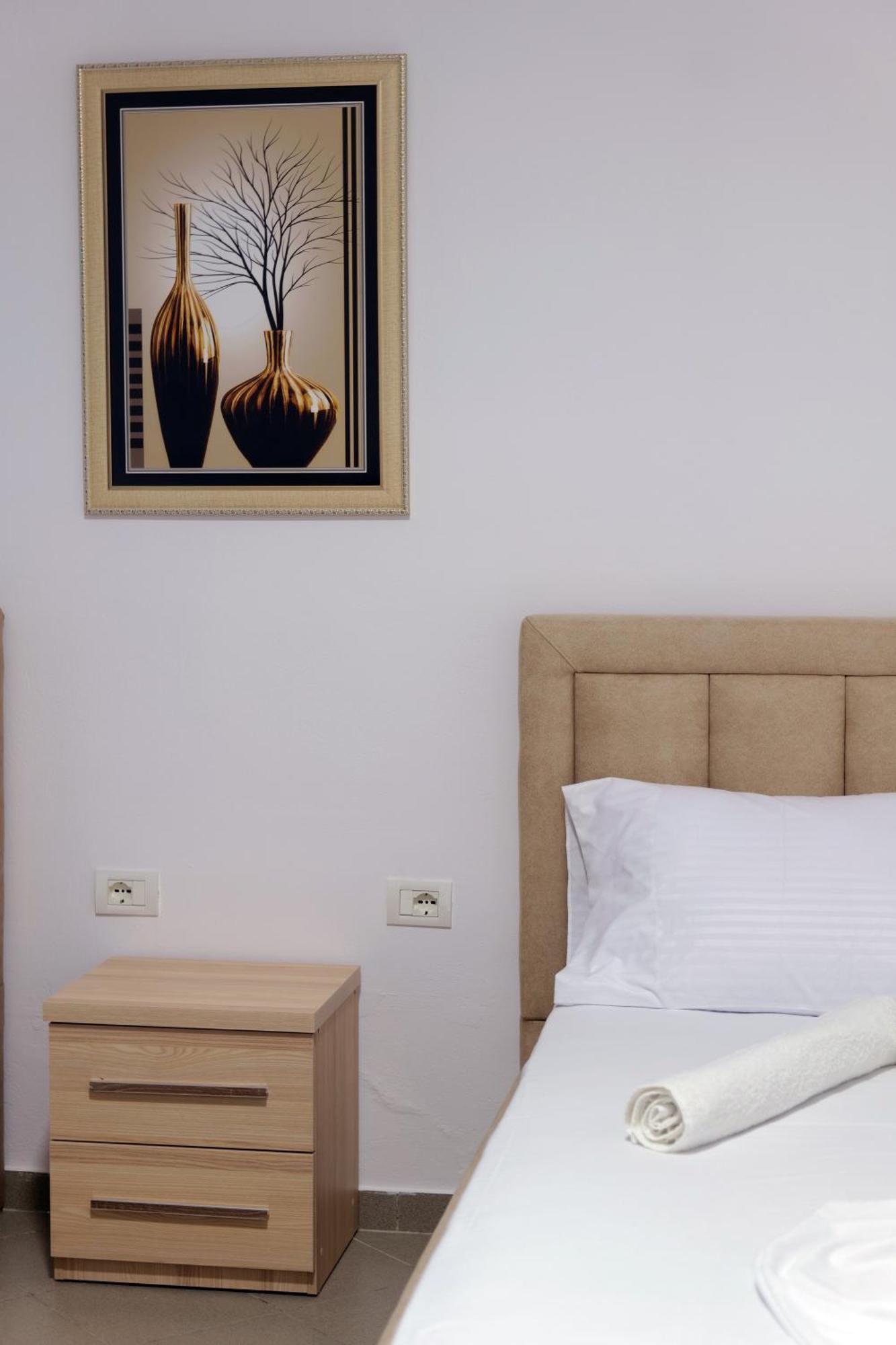 Mema Rooms Himare Luaran gambar